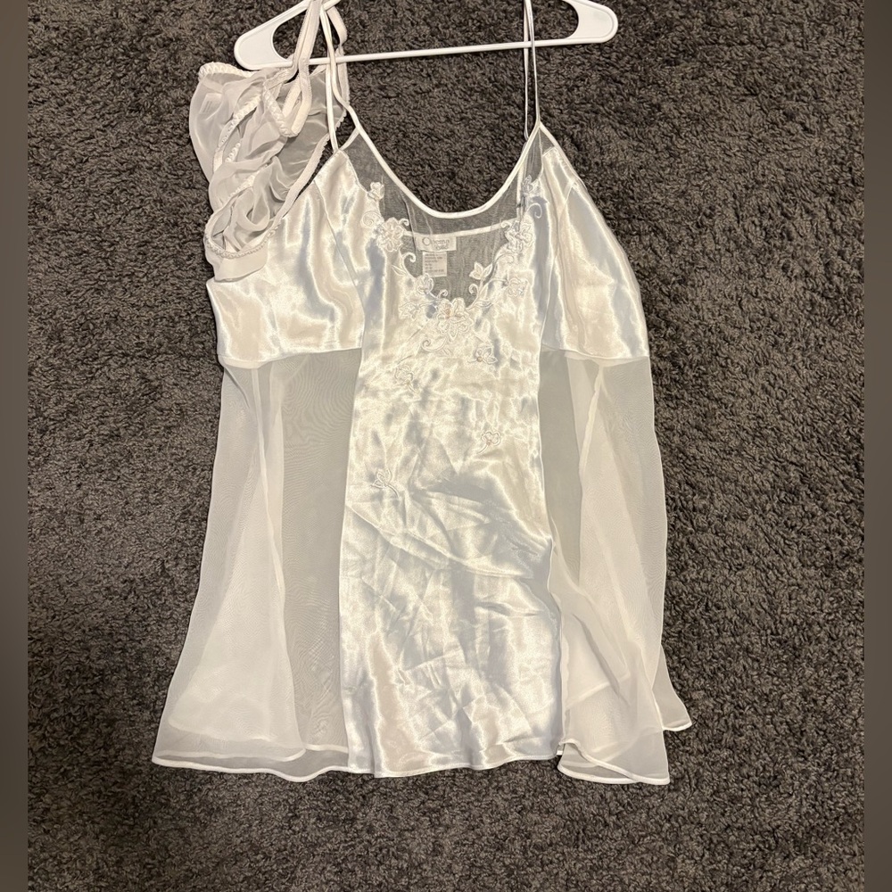 Sheer Satin Nightie w/Embroidered Detail – Size 18/20 NWOT